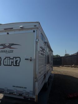 Toy hauler trailer