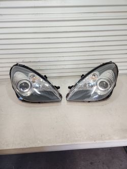 2005 to 2011 Mercedes SLK280 , SLK300 and SLK350 factory headlights