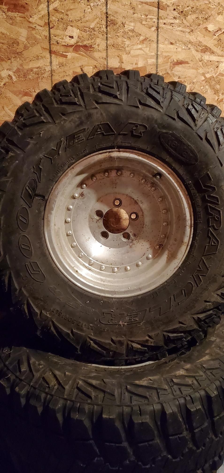 33x12.5r15 wrangler Goodyear