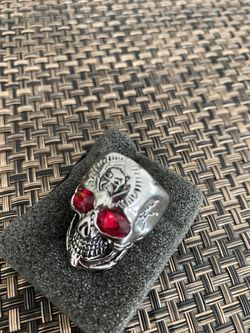 Stainless steel skull ring
