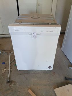 Dish washer