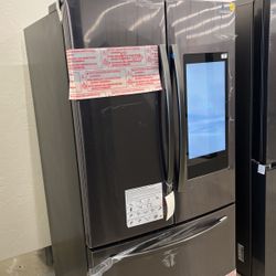 Samsung French Door Refrigerator With Family Hub 