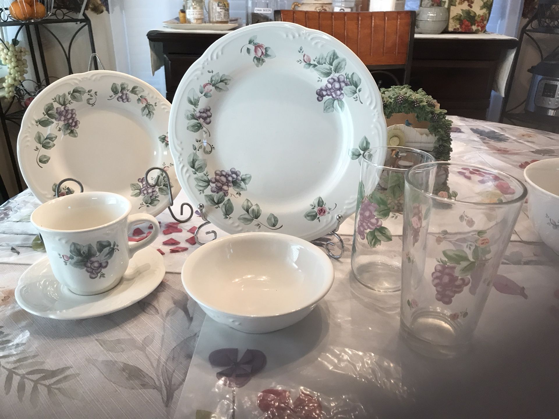 Pfaltzgraff Setting Of Grapevine Dish Collection, With Glasses