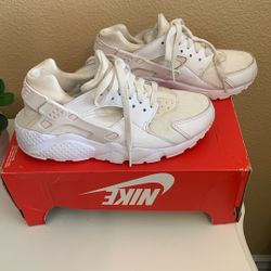 Nike Huarache Run (GS) Size 5y Great Condition 