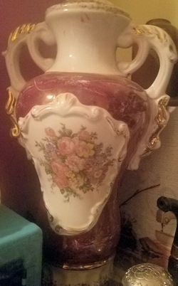 Large oLd Lamp with GoLd Trim