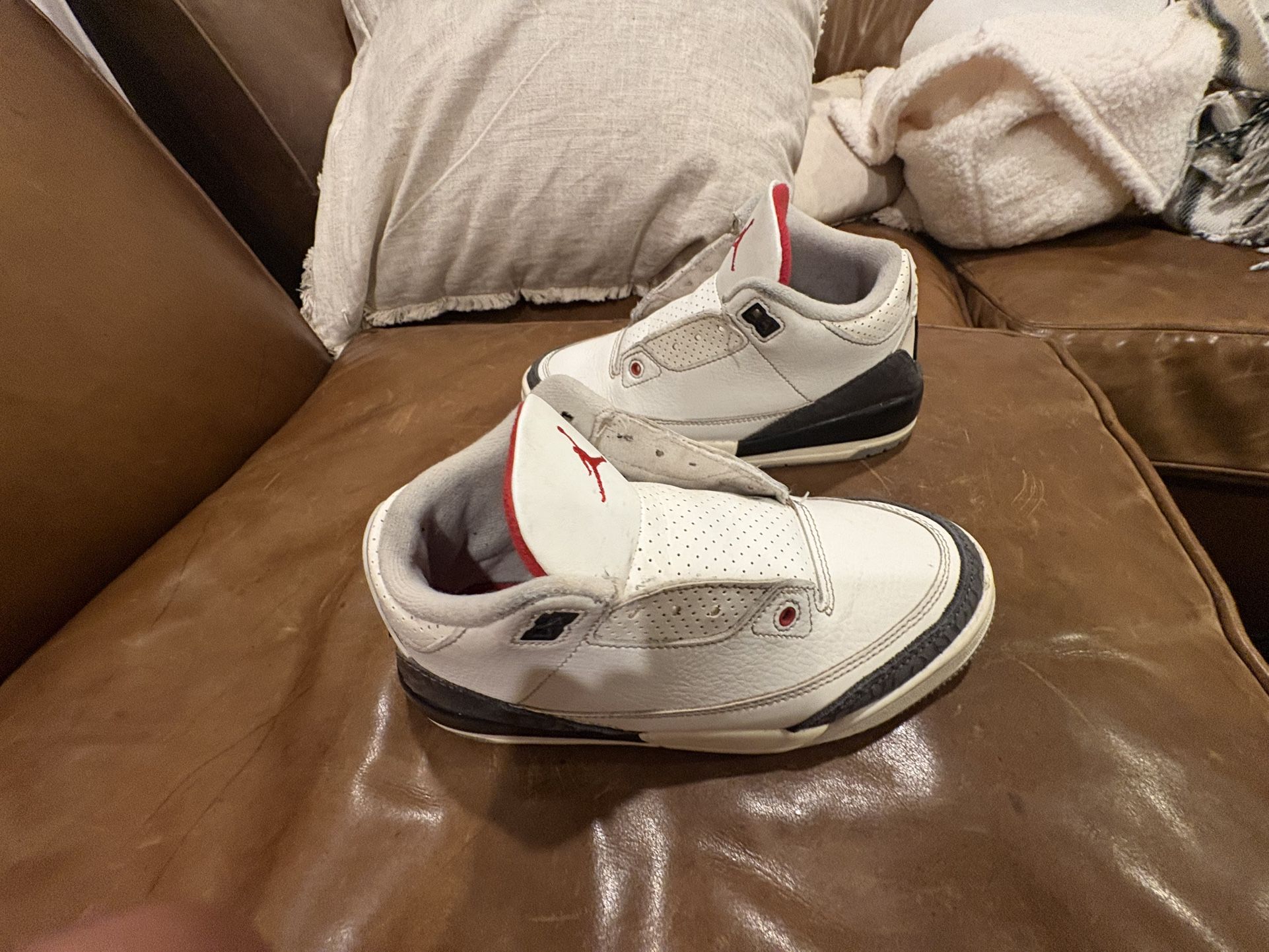 Jordan 3 Red