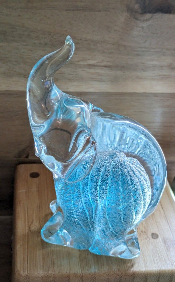 Art glass elephant Murano Style Paperweight, Clear With blue and silver figurine No chips or cracks Please see photos for more details