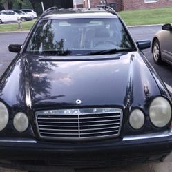 Mercedes Benz 98 Wagon Black 🖤