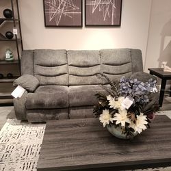 Tulen Reclining Living Room Set In Gray
Ashley Furniture$10 Down Payment And Financing Available$10 Down Payment And Financing Available