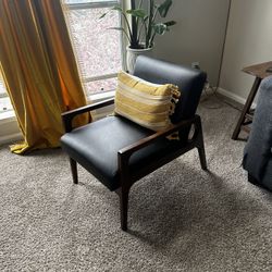 Black Leather Chair 