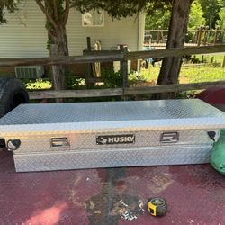 Diamond Plate Aluminum Low Profile Mid-Size Crossbed Truck Tool Box