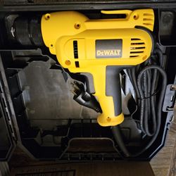 BRAND NEW, NEVER USED DEWALT CORDED DRILL 3/8"