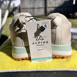 Alpine Desing Women Waters Shoes 
