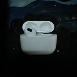 Gen 3 AirPod With Charging Case And Extra Case