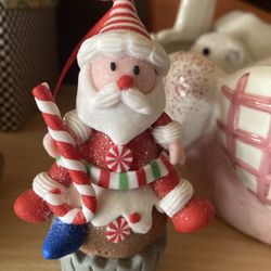 NEW - Old Stock, Bath & Body Works Santa on Cupcake Magnet Candle Topper New (BB/8460)