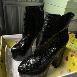 Size 8 Black Platform booties
