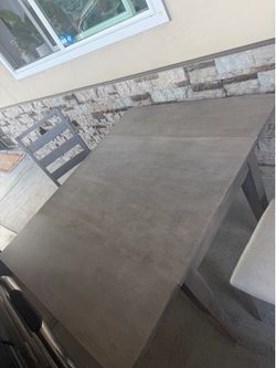 Dinning table extends