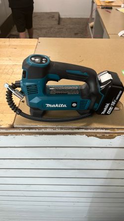 Makita 18V  121 PSI Air Pump Model:DMP180