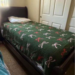 Twin Size Bed 