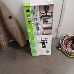 40" To 90" Pull Out TV Mount The Best