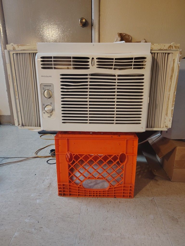Frigidaire Window AC 5,000 Btu