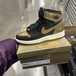 Sz 3.5 $100 Jordan 1 Gold 