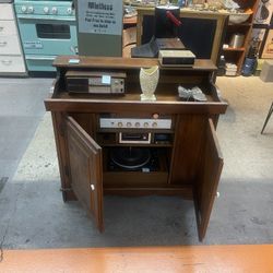 Vintage Magnavox PG 6564 Stereo Dry Console 