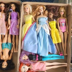 15 Dolls Barbie with Others