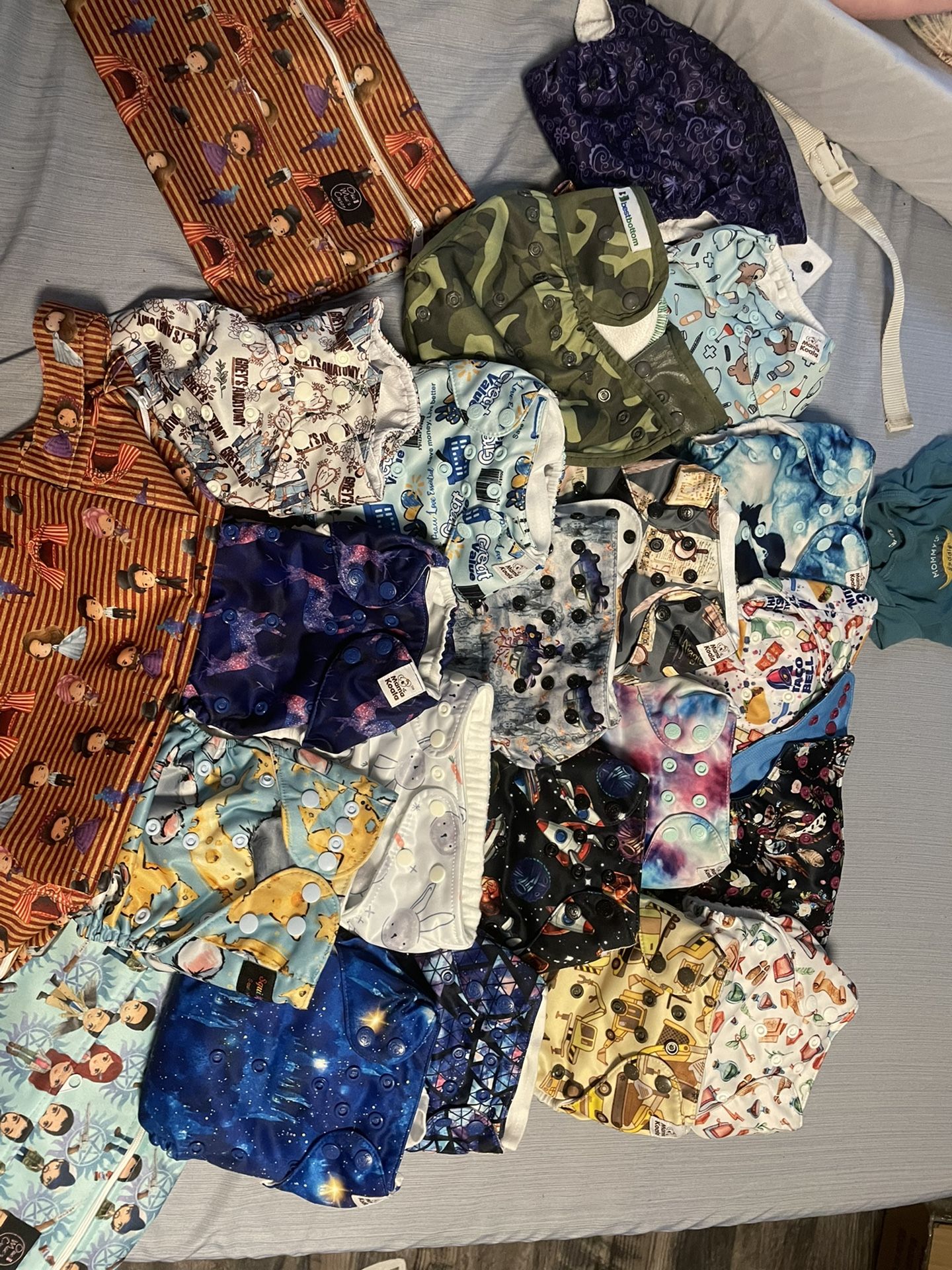 Lot Of 26 Cloth Diapers