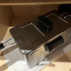 Hamilton Beach 35032 Professional Style Electric Deep Fryer, Frying Basket with Hooks, 1500 Watts, 3 Liters, Stainless Steel