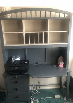 solid wood desk/computer table-Make Offer