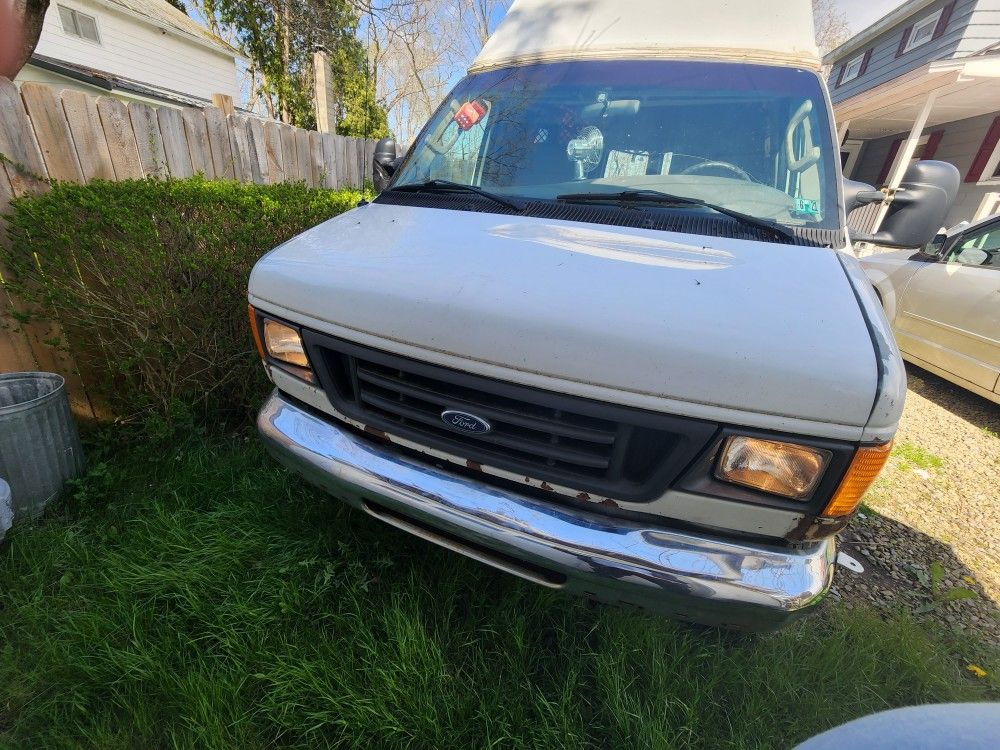 2006 Ford E350