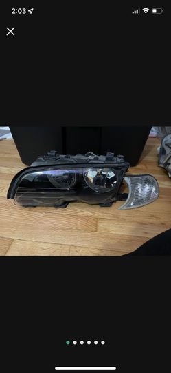 BMW 00-05 Headlights 