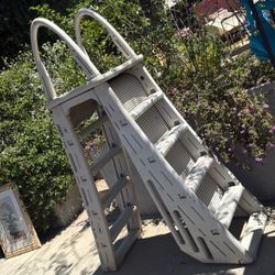 Ladder With Safety