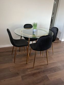 Sleek Round Dining Set Glass Top Gold Chrome 4 Chairs $399