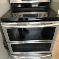 Samsung 5.9 Cu Ft Smart Electric Range With flex Dup