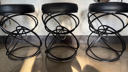 Black Leather Counter Stools – Modern Kitchen Island Seating