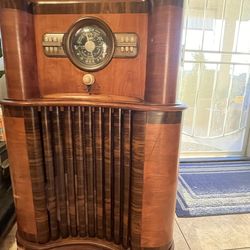 Vintage RADIO
