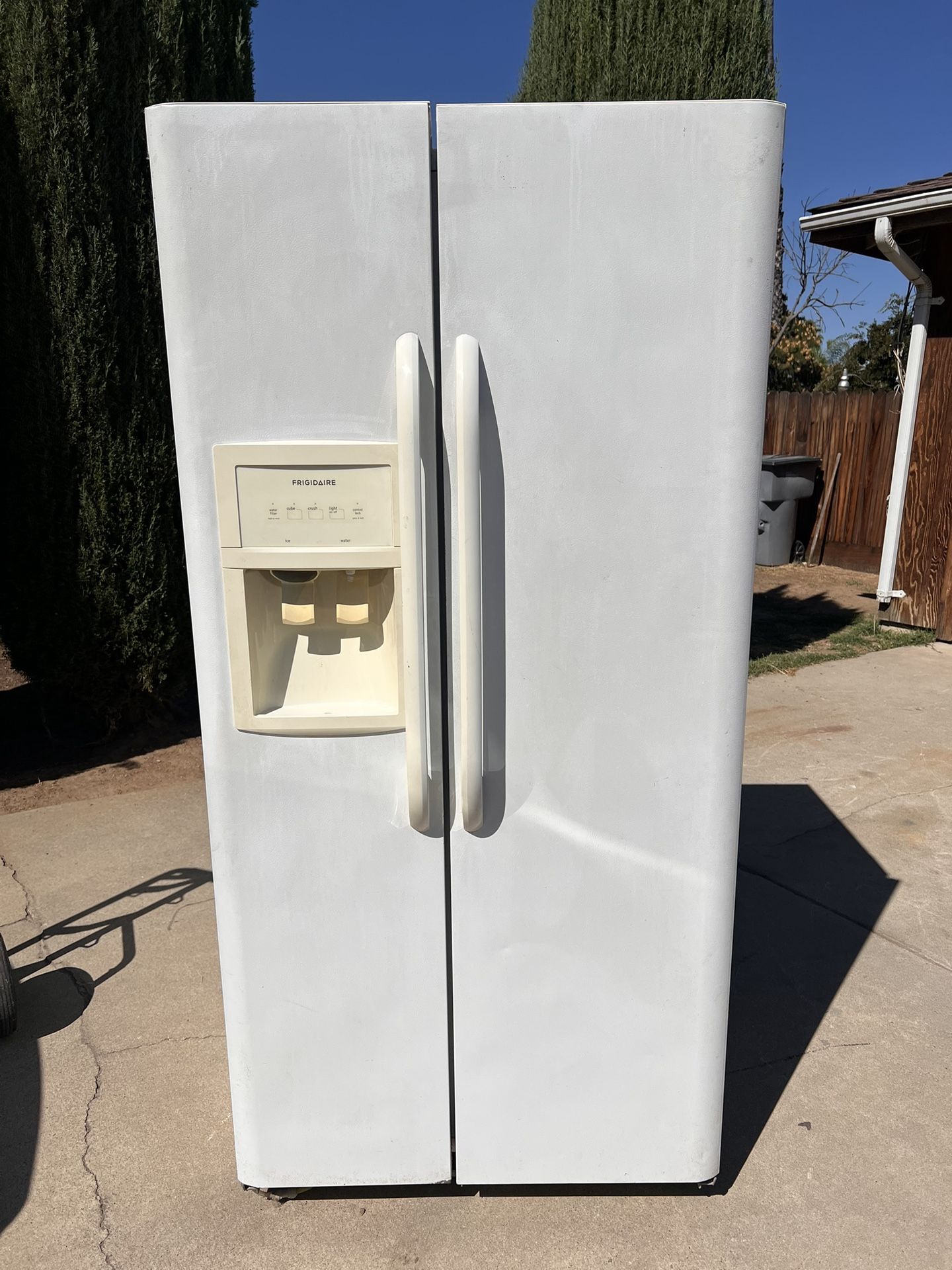 Refrigerator……..Works Great!
