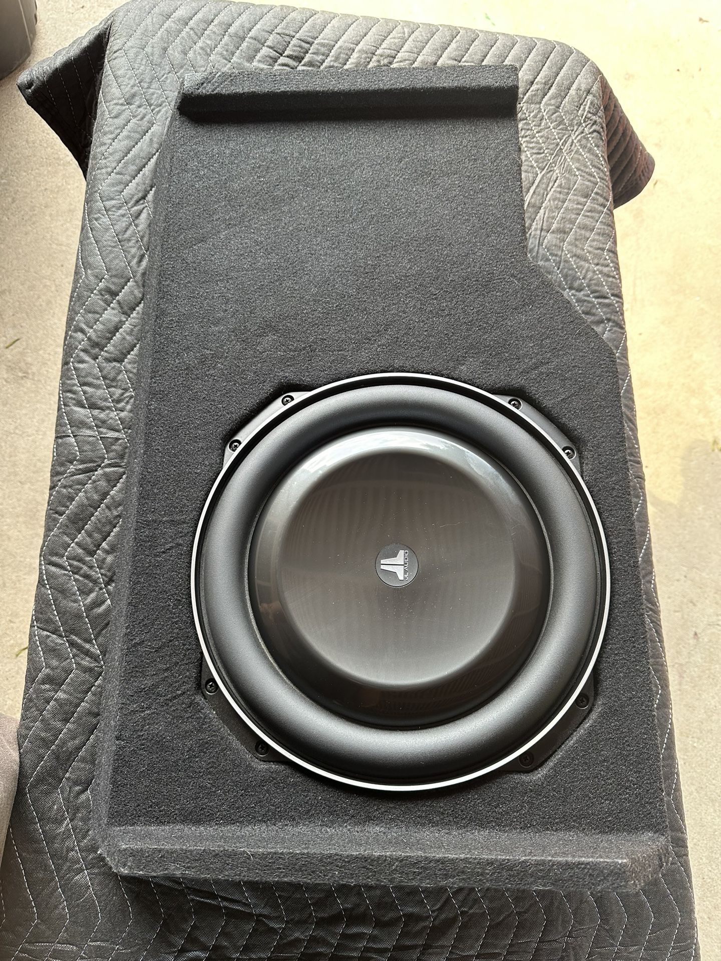 JL Audio  13TW5V2-2 Shallow Mount Subwoofer With Box 