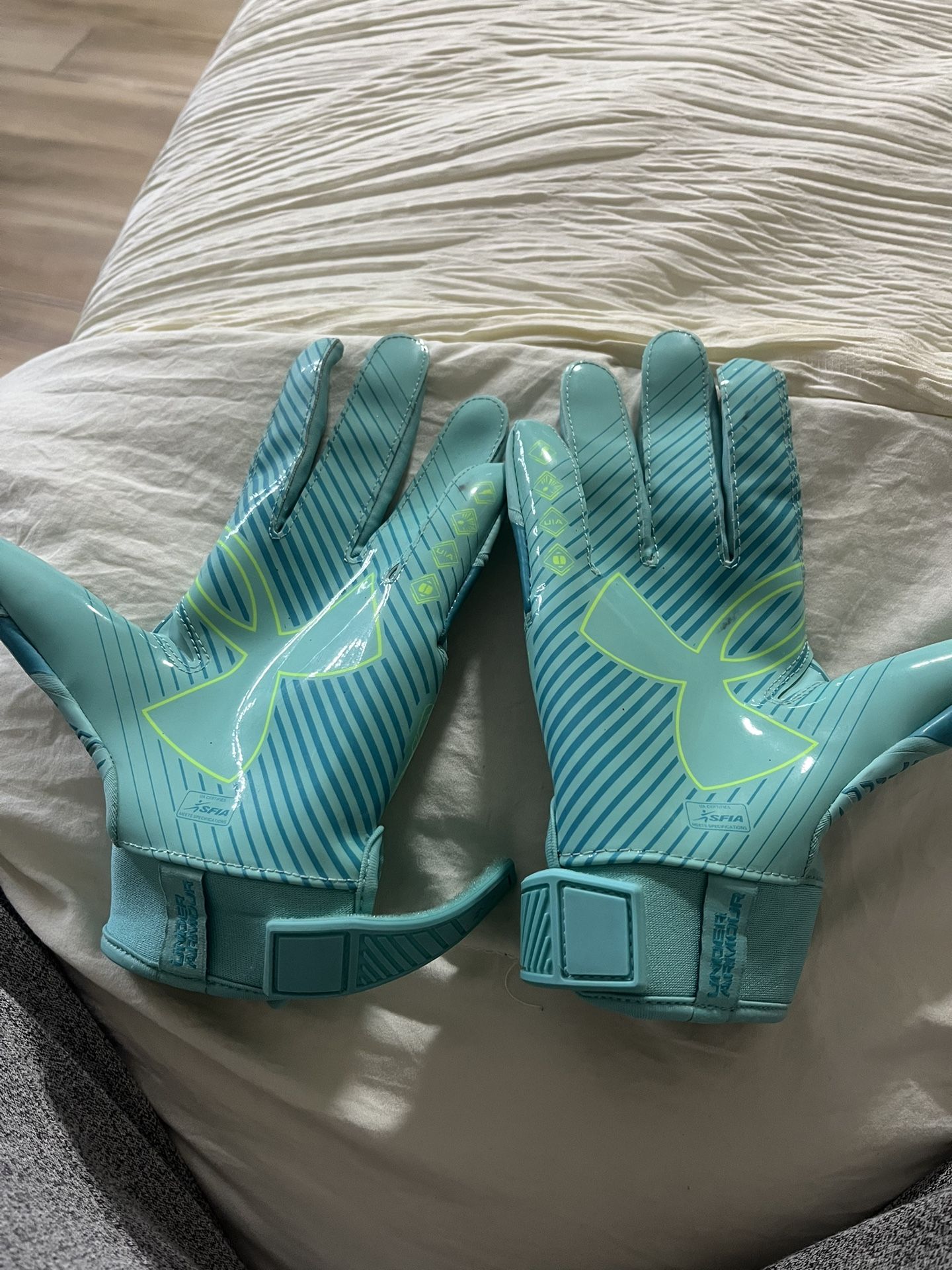 Under armor Lg Football Gloves