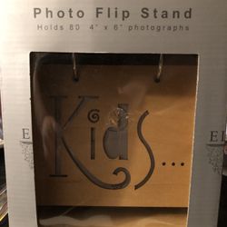 KIDS PHOTO FLIP STAND