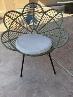 Green Chair With Cushion