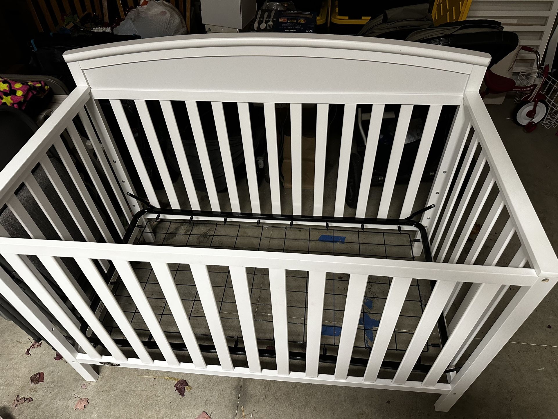Graco Benton 5-in-1 Convertible Crib