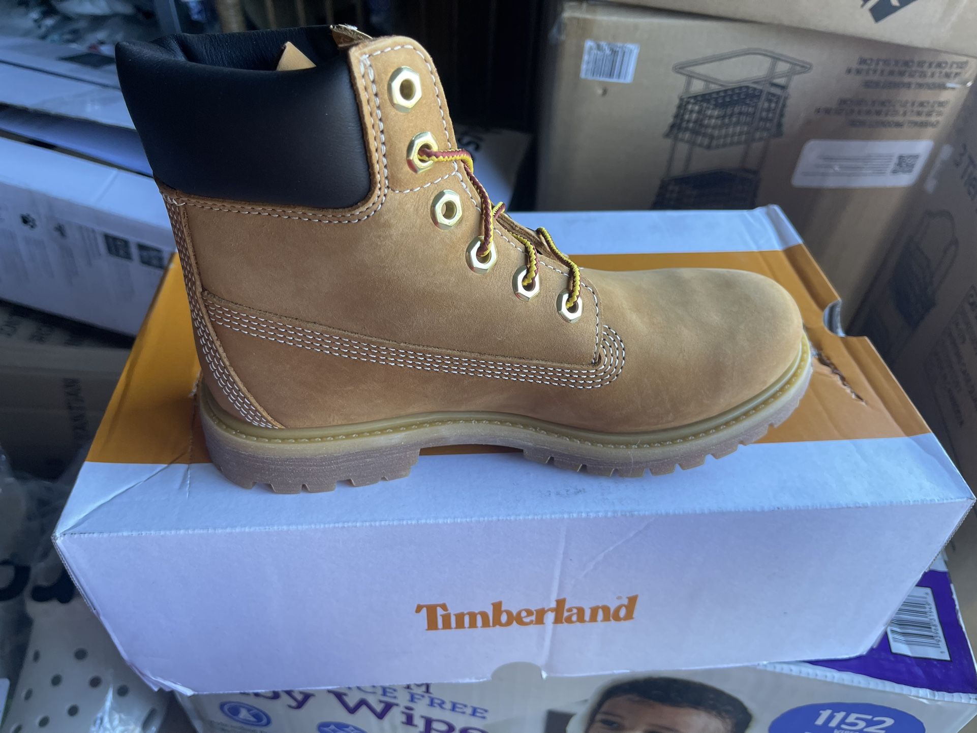 Timberland Boots Women Size 6 New I’m Box . Sylmar Pick Up 