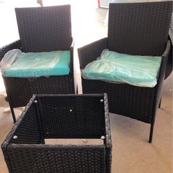 New 6  Piece   Glass Cushions 2 Chairs Table