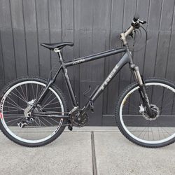 Trek 4300 Disc Mountain Bike