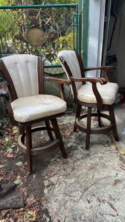 Swivel Bar Stool