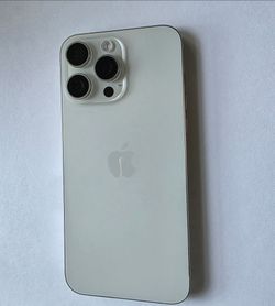 iPhone 15 pro max 97% battery