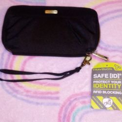 Vintage 2015 Travelon RFID Blocking Black Wristlet/Wallet New